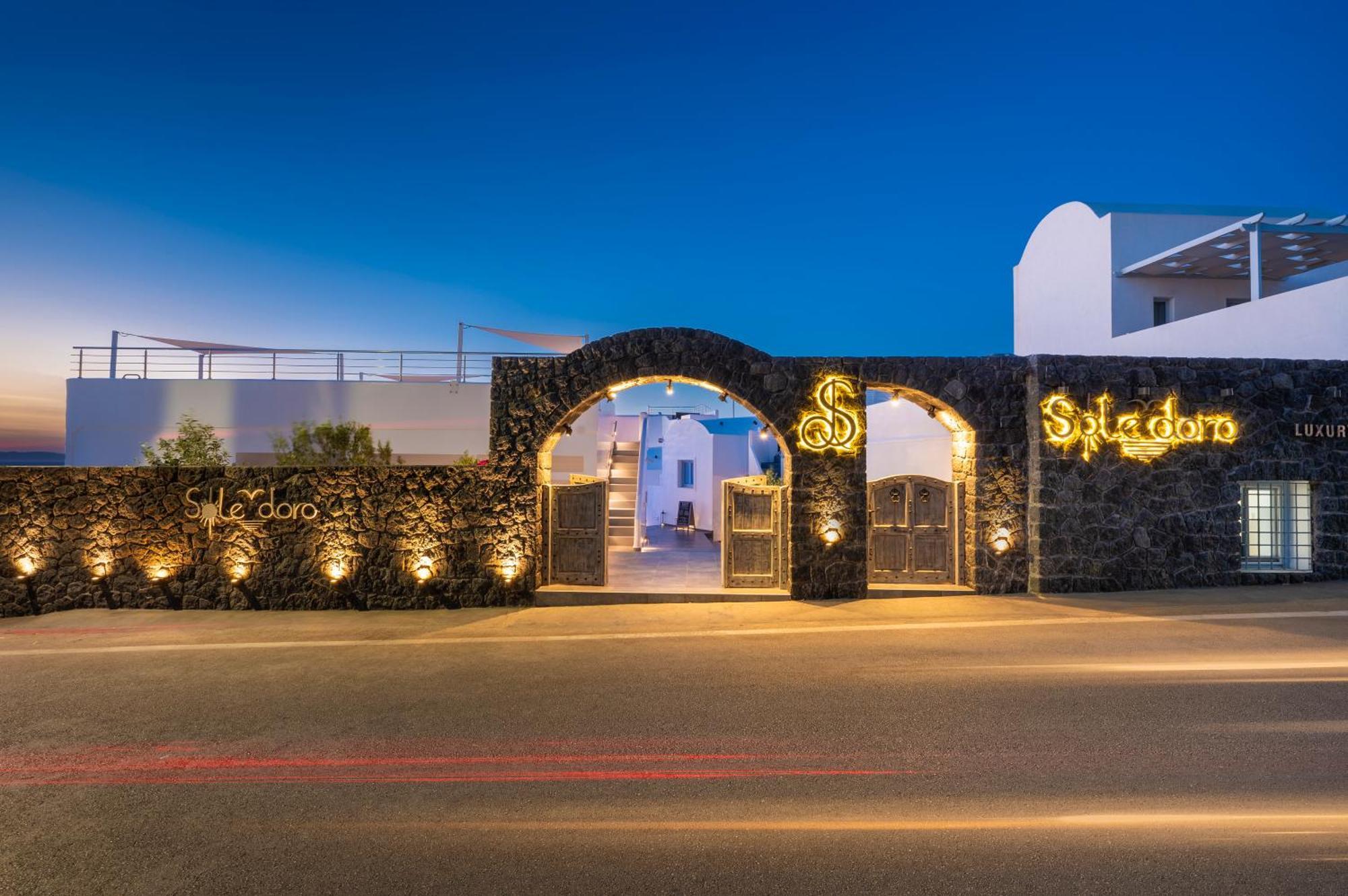Sole D'Oro Luxury Suites 伊亚 外观 照片